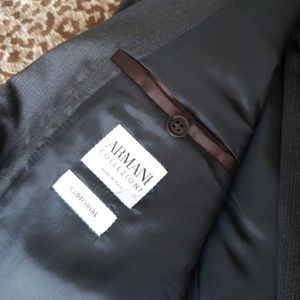 Mens suit never worn  only for model pictures